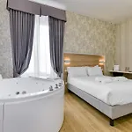 Rome's Gloria 2* Roma