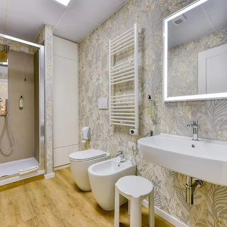 Rome's Gloria 2* Rom