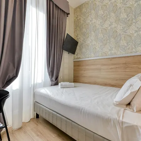 Отель Rome's Gloria 2*