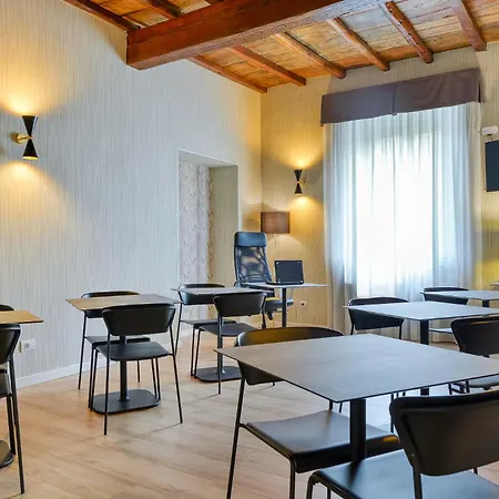 Otel Rome's Gloria 2*